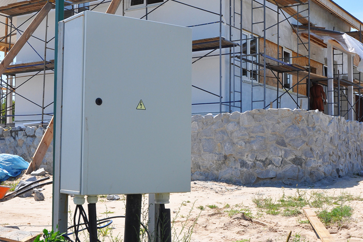 Baustrom bei Informations & Elektrotechnik Schmidt in Muldestausee OT Schlaitz