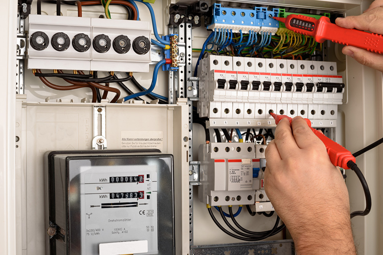 E-Check bei Informations & Elektrotechnik Schmidt in Muldestausee OT Schlaitz