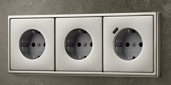 SCHUKO® Steckdosen mit USB bei Informations & Elektrotechnik Schmidt in Muldestausee OT Schlaitz