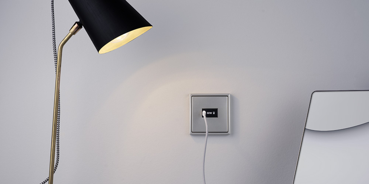 Ladegerät USB PD 60 bei Informations & Elektrotechnik Schmidt in Muldestausee OT Schlaitz
