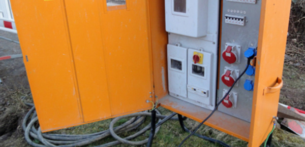 Baustrom bei Informations & Elektrotechnik Schmidt in Muldestausee OT Schlaitz