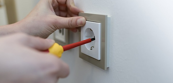 Elektro­installation bei Informations & Elektrotechnik Schmidt in Muldestausee OT Schlaitz