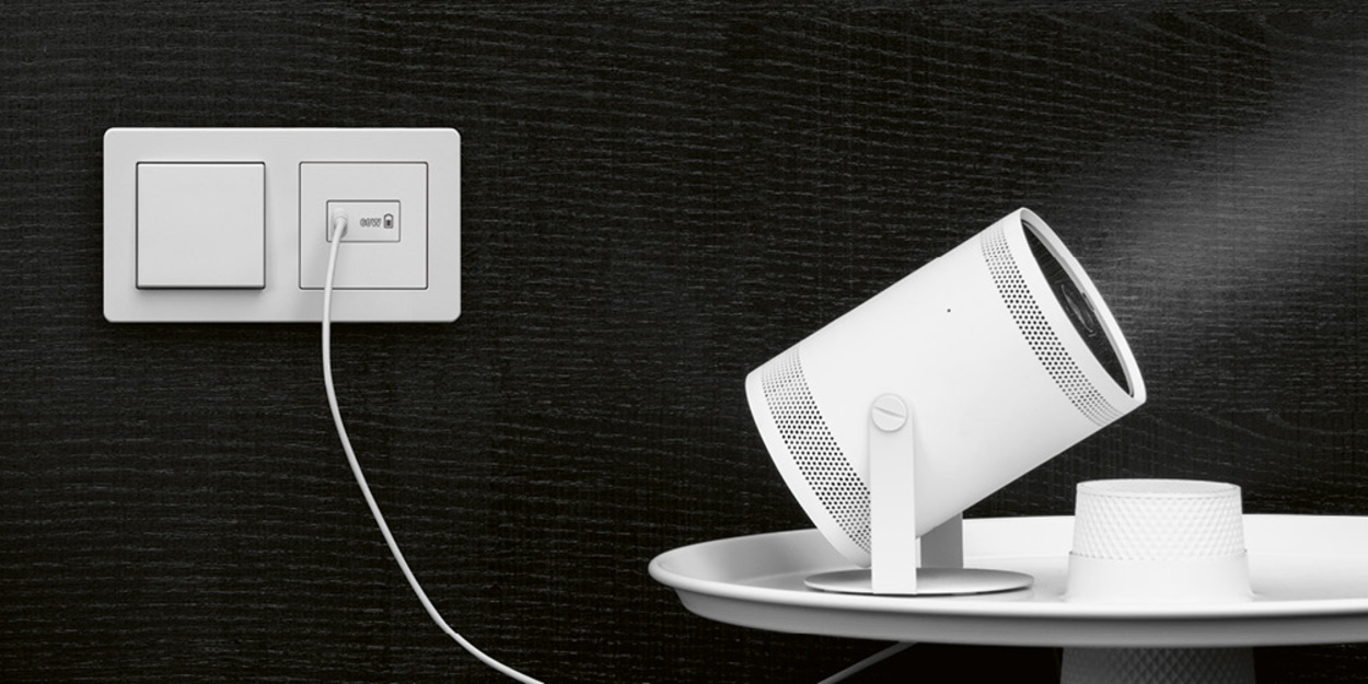 Ladegerät USB PD 60 bei Informations & Elektrotechnik Schmidt in Muldestausee OT Schlaitz